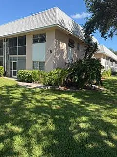 18081 SE Country Club Dr Photo 1
