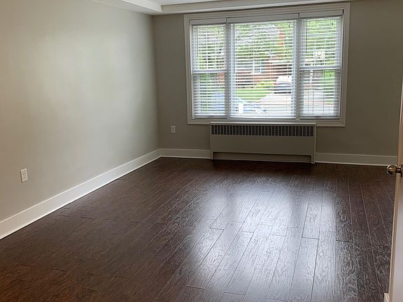 2nd image of 1410 Dogwood Dr