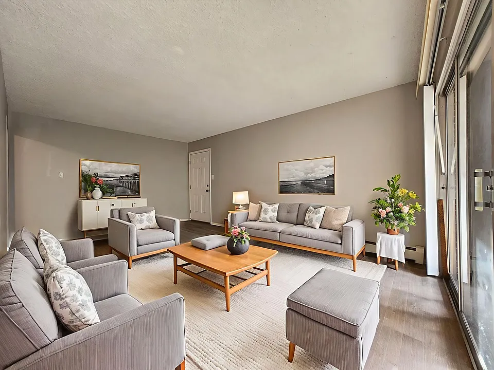 1505 E Kiowa St #102