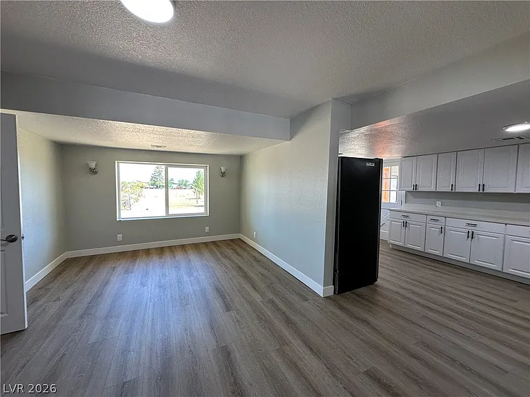 2590 N Murphy St — Photo 5