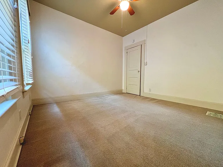Stunning Vintage 2 Bed 1 Bath in NW 23rd! — Photo 14