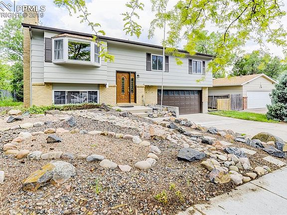 3rd image of 411 Edgewood Dr