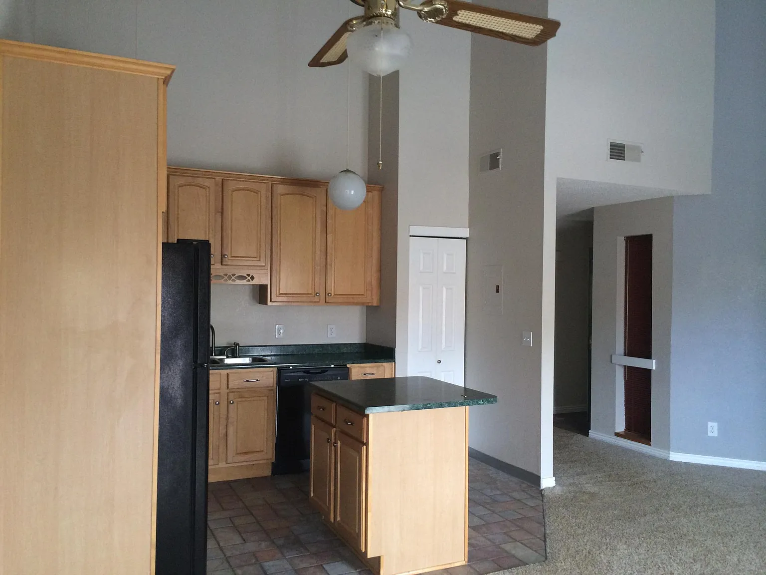 2 bed, 913 sqft, $1,750 — Photo 4