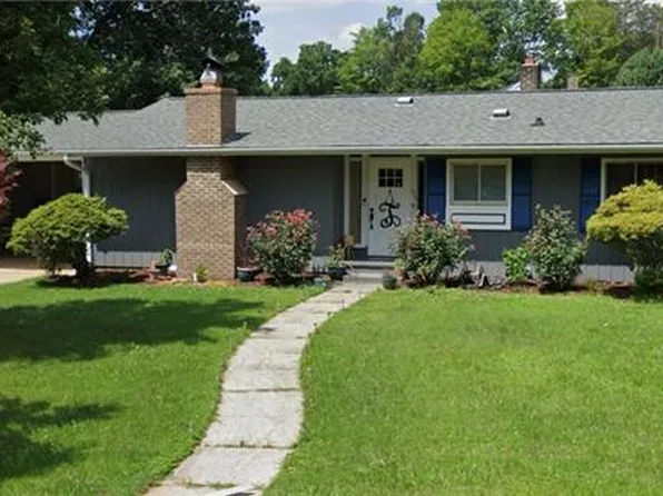 436 Lynhaven Dr, Winston Salem, NC 27104