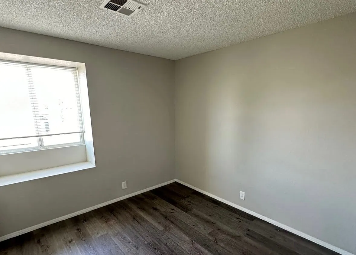 3 bed, 1345 sqft, $1,700 — Photo 4