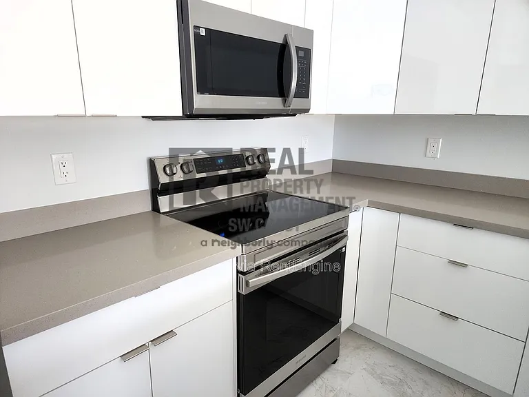 2906 68th St W — Photo 9