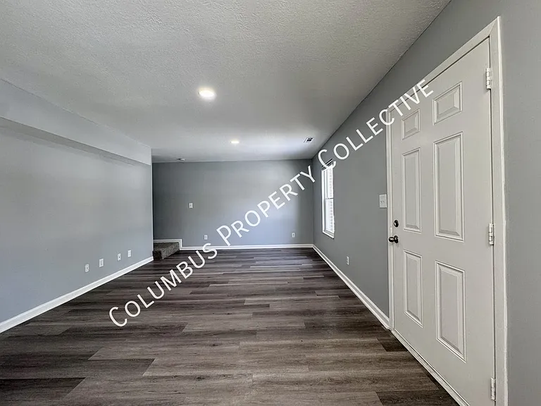 3287 E Mound St — Photo 3