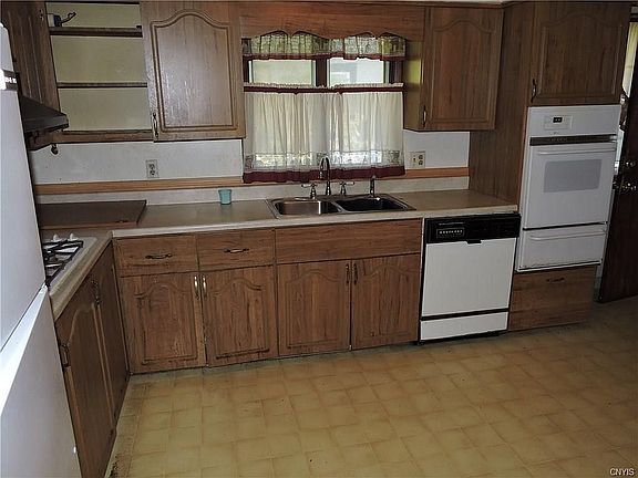3rd image of 126 Belle Ave