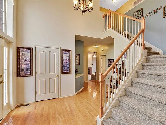 2nd image of 35983 Bentley Dr