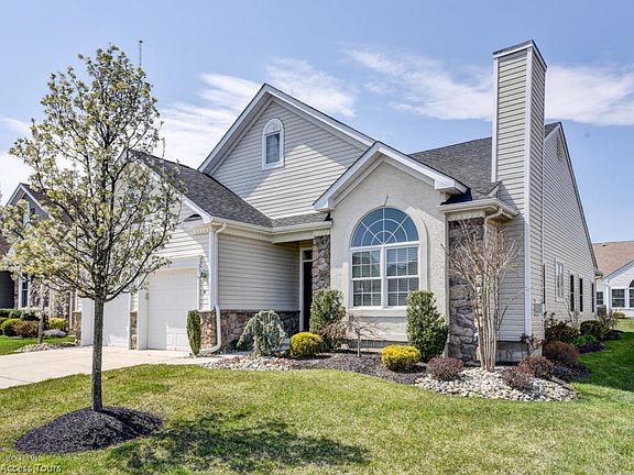 3rd image of 34 Eagleswood Dr
