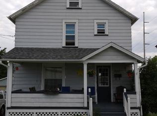 7883 Elm St, Masury, OH 44438