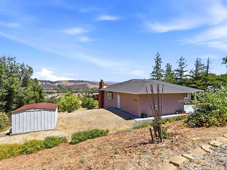 19563 Almaden Rd — Photo 70