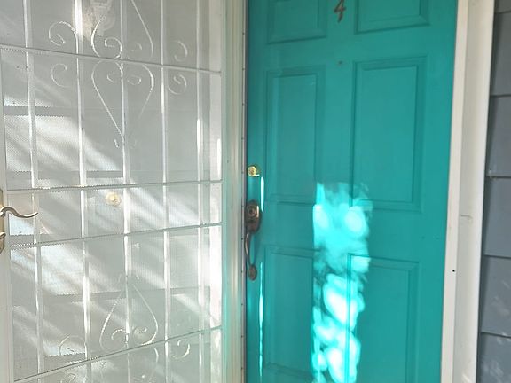 5th image of 812 N Inglewood Ave APT 4
