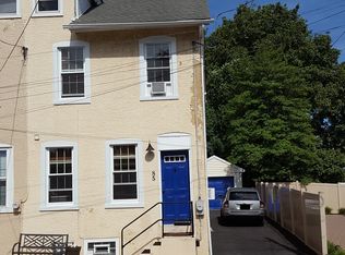 85 Walnut St, Conshohocken, PA 19428