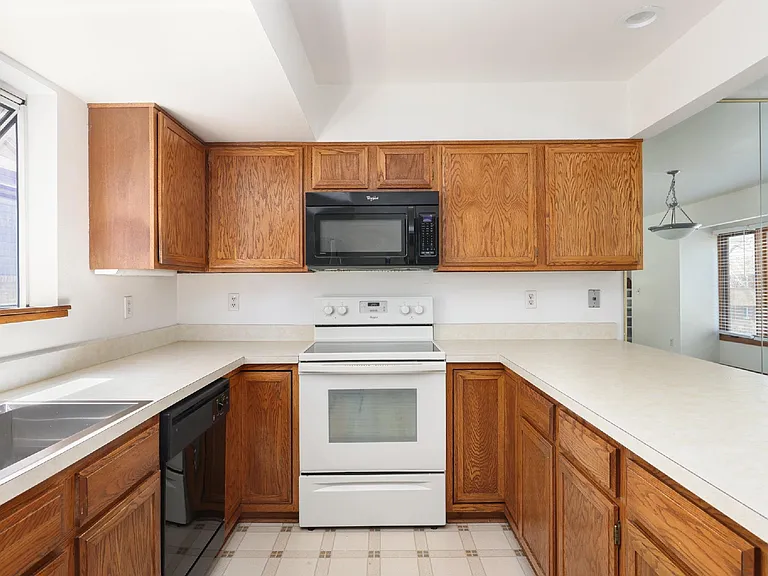 932 E Ellsworth Ave #A — Photo 11