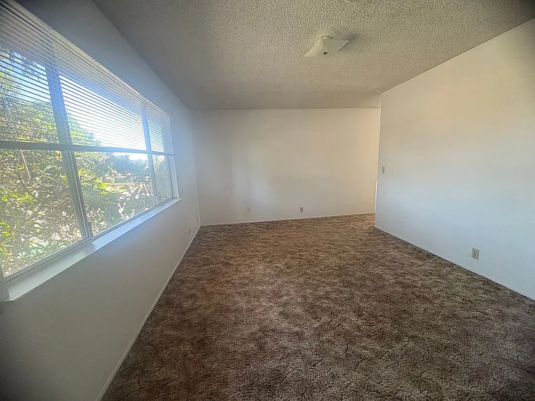 1590 Alfred Way — Photo 15