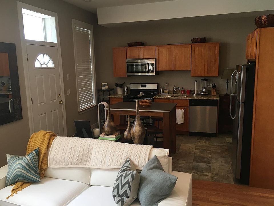 Kitchen/Dining area