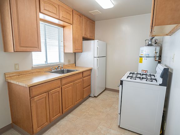 2nd image of 1710 Benton St #1B-1Ba-600Sqft