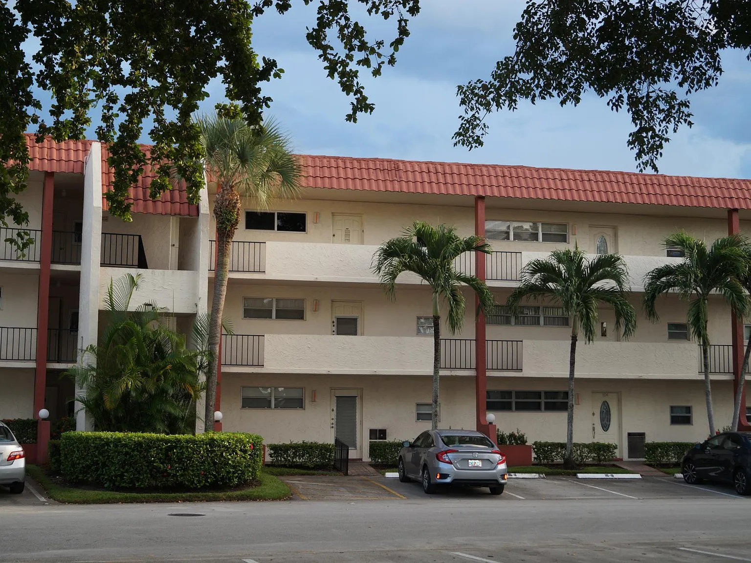 2 bed, 1.5 bath, 1500 sqft, $1,850 — Photo 1