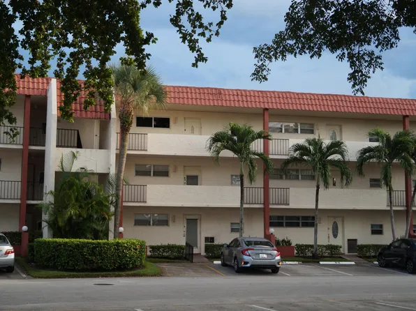 9820 S Hollybrook Lake Dr APT 205, Pembroke Pines, FL 33025