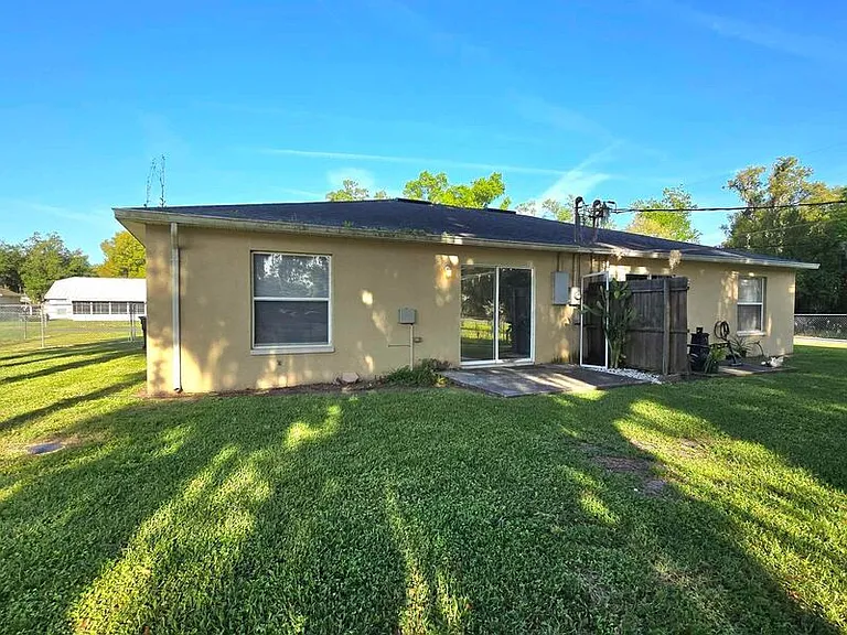 5525 Yale St — Photo 11