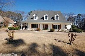 1st image of 25 Club Manor Dr