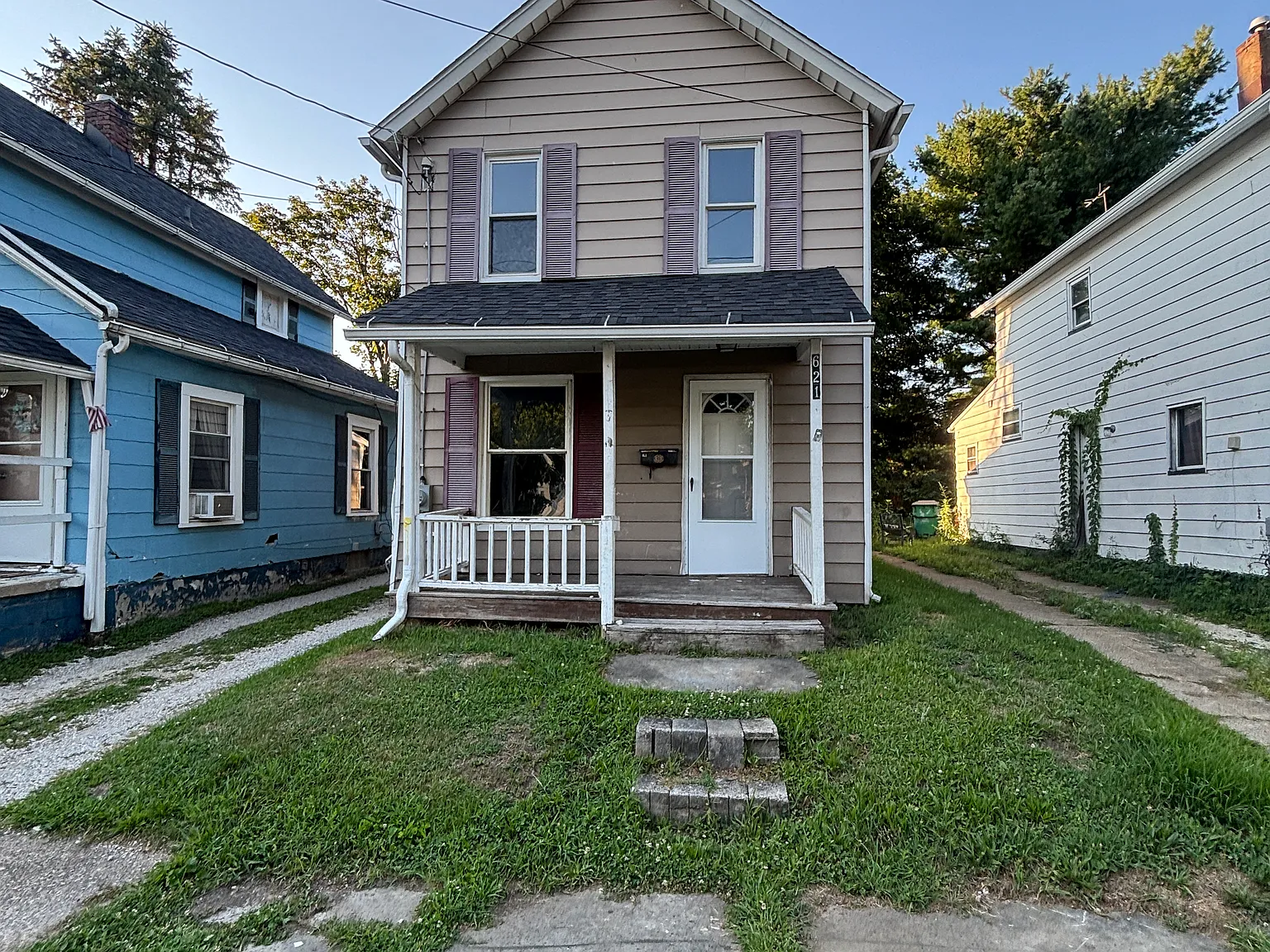 3 bed, 1.5 bath, 960 sqft, $1,100 — Photo 1