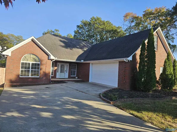 806 Frost Ct SW, Hartselle, AL 35640