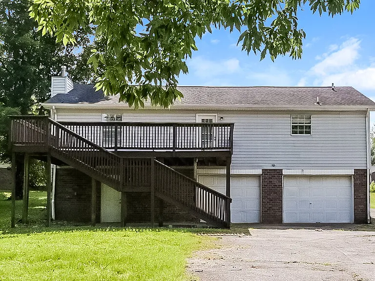 121 Lee Ct — Photo 16