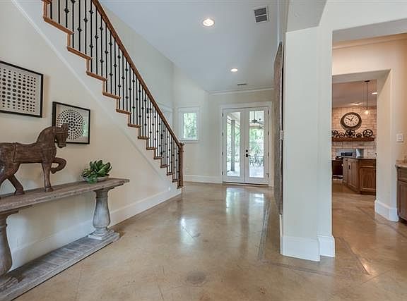 2nd image of 2432 Loving Ave