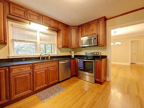 5th image of 6815 Longview Rd