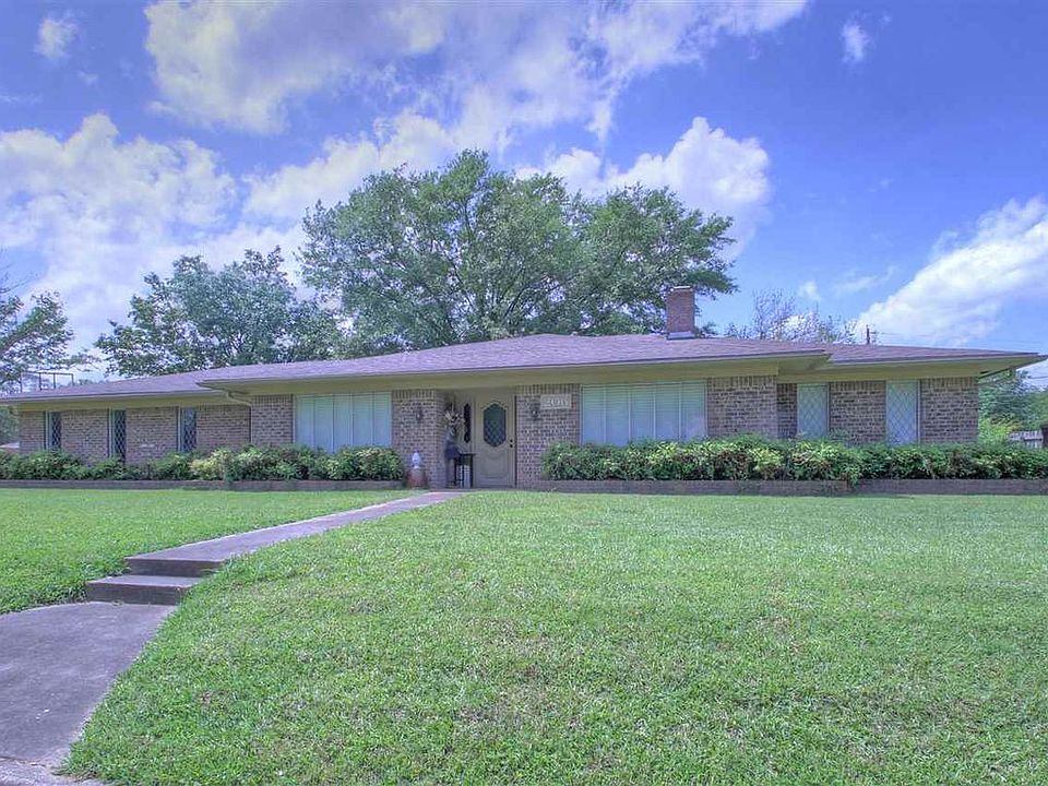 1st image of 206 S Park Dr