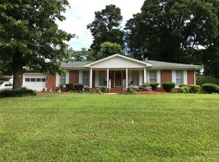 7024 Pawtuckett Rd, Charlotte, NC 28214