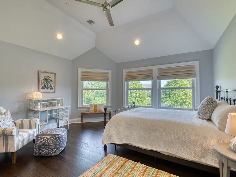 2055 Grandview Dr — Photo 15