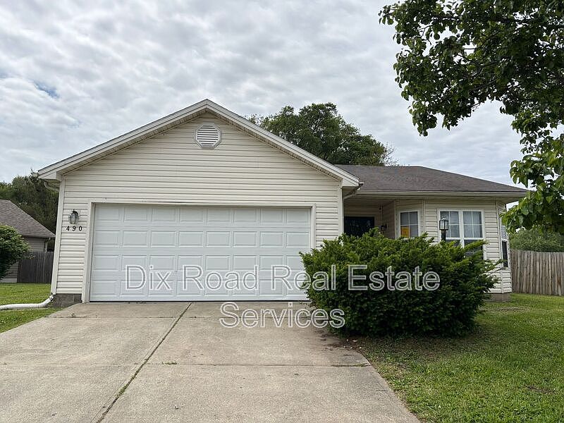 1st image of 490 Peyton Dr