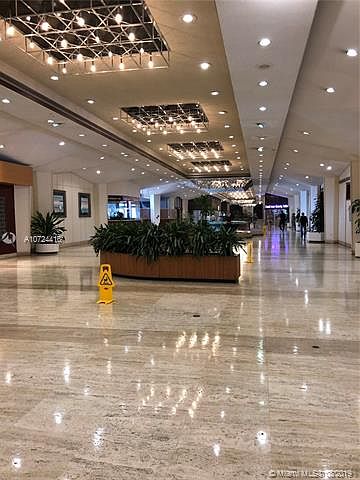 1st image of 801 Brickell Bay Dr #4C-042