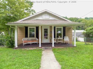 647 Austin Dr, Saint Albans, WV 25177