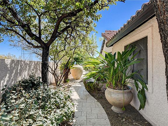 4th image of 454 America Ct