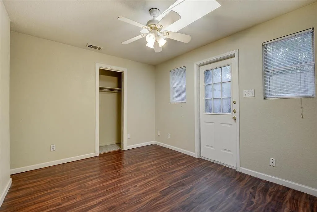 6 bed, 2400 sqft, $4,500 — Photo 2