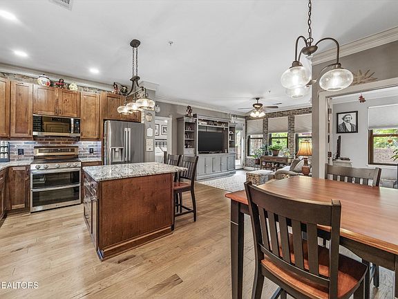 3rd image of 445 W Blount Ave APT 224