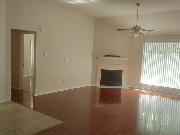 3rd image of 4119 Hermitage Hollow Ln
