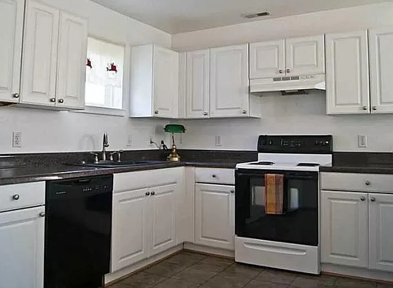 3132 Bromay St #3 — Photo 2