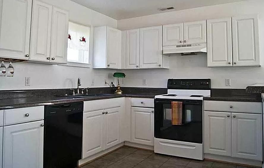 2nd image of 3132 Bromay St #3
