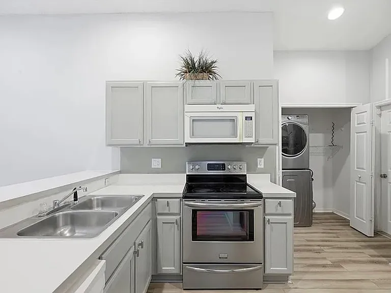 15187 Harrowgate Way — Photo 4