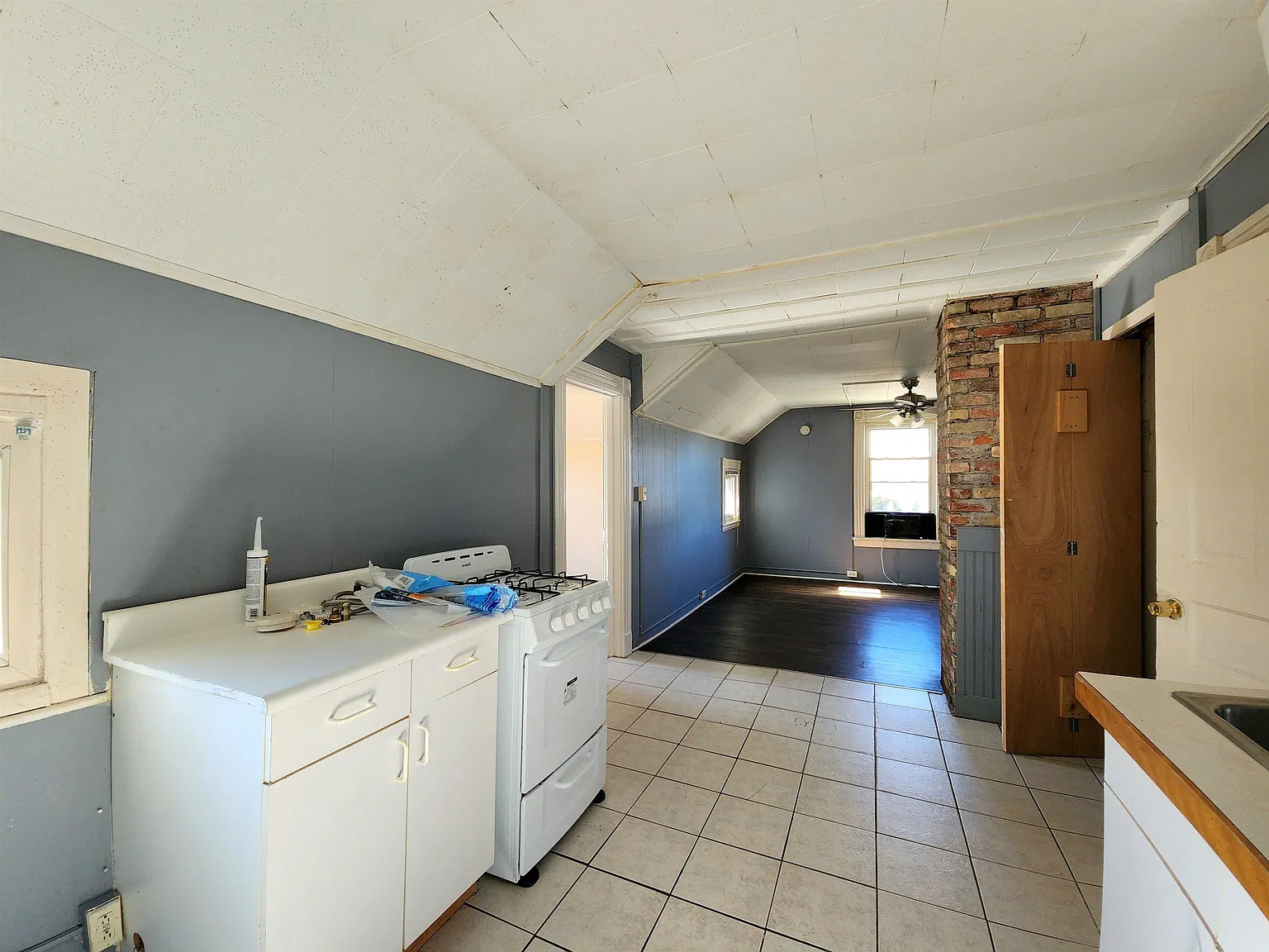 1 bed, 1.0 bath, 500 sqft, $800 — Photo 2