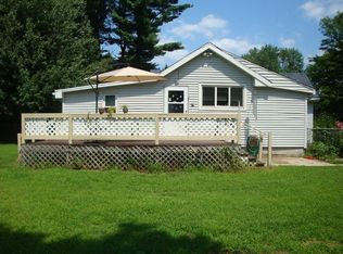 31 Ridgeway St, Westfield, MA 01085