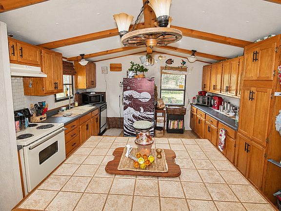4th image of 10885 Ridgewood Rd