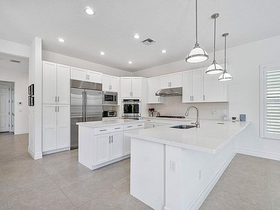 5th image of 16226 Cabernet Dr
