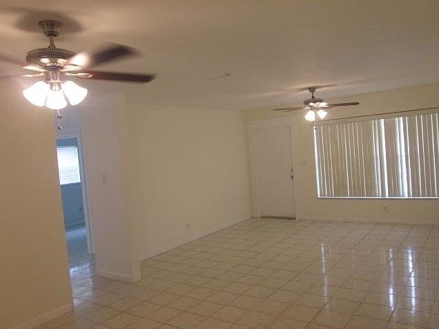 2nd image of 441 NE 43rd St
