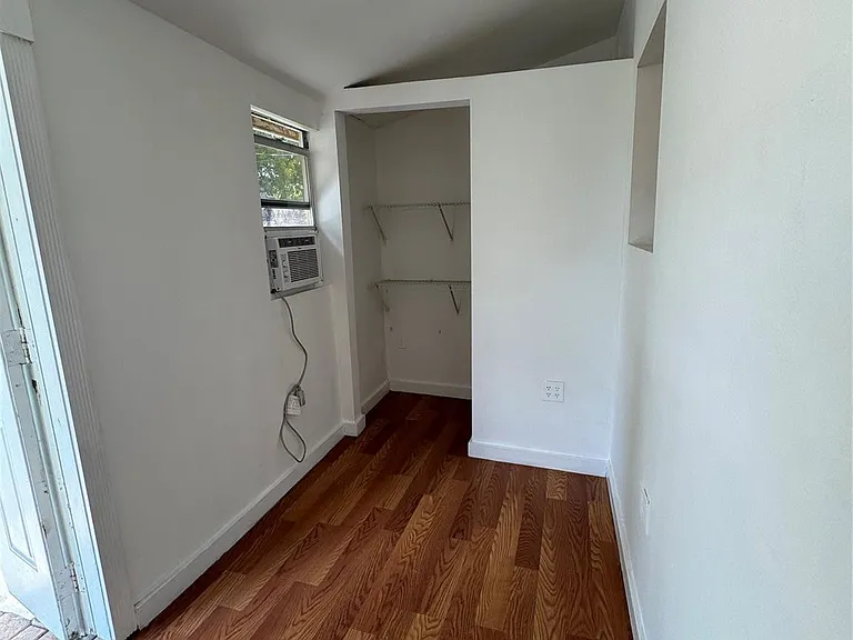 113 SE 4th St — Photo 6